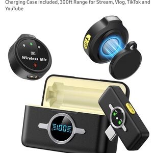 Wireless Microphone with Charging Case
